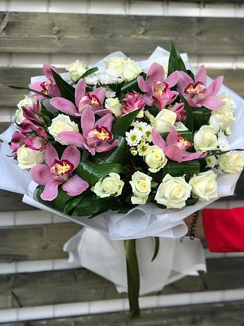 Букет цветов из: Розы и Хризантемы в Новорождественской