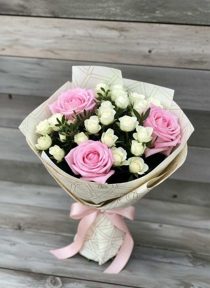 Букет цветов из: Розы в Новорождественской
