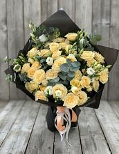 Букет цветов из:  Розы и Лизиантусы #REPLACE_PRED# Новорождественской