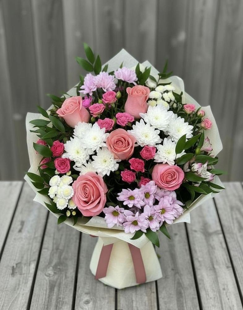 Букет цветов из: Альстромерии, Гвоздики, Розы и Хризантемы в Новорождественской