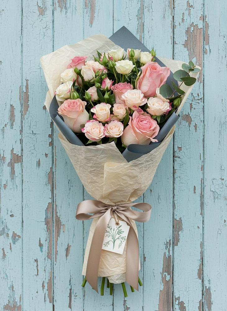 Букет цветов из: Розы в Новорождественской