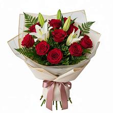 Букет цветов из:  Лилии и Розы в Новорождественской