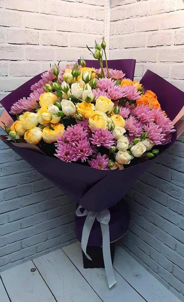 Букет цветов из: Хризантемы и Розы в Новорождественской