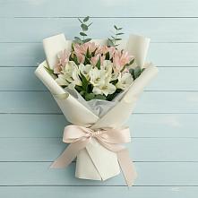 Букет цветов из:  Альстромерии в Новорождественской