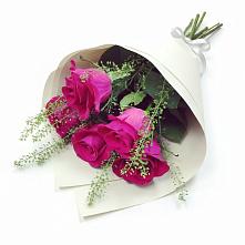 Букет цветов из:  Розы в Новорождественской