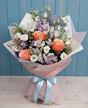 Букет цветов из:  Лизиантусы, Розы, Альстромерии и Гипсофила #REPLACE_PRED# Новорождественской