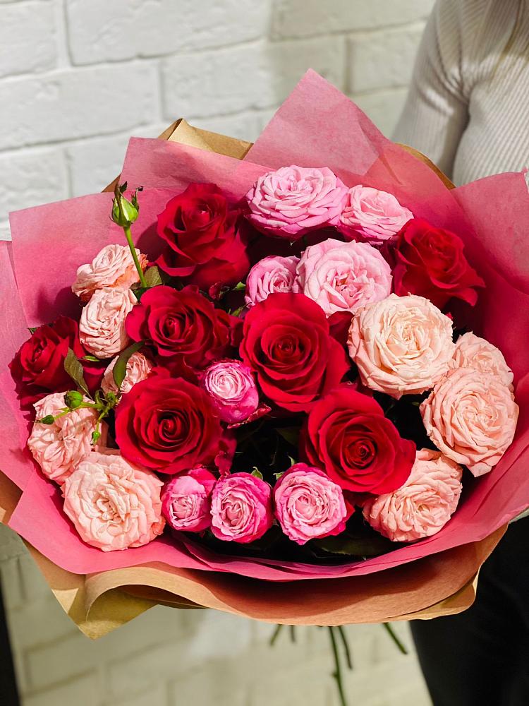 Букет цветов из: Розы в Новорождественской