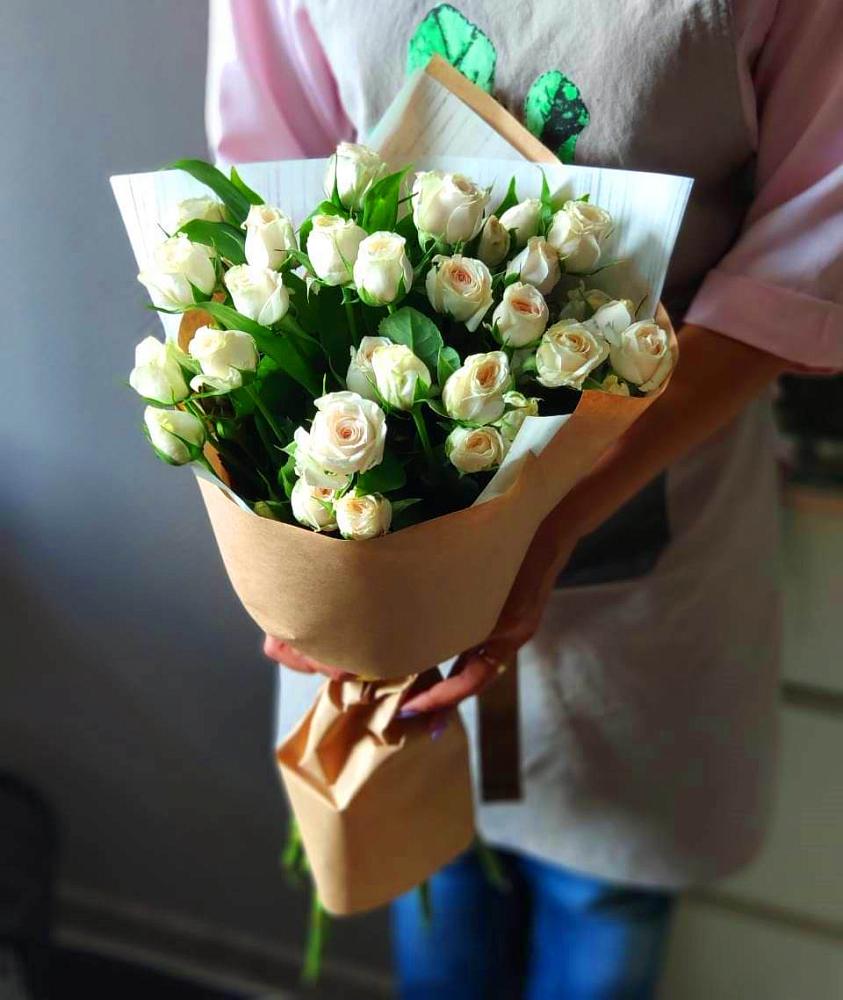 Букет цветов из: Розы в Новорождественской