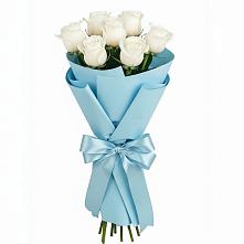 Букет 7 белых роз Проуд в Новорождественской