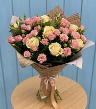 Букет цветов из:  Розы в Новорождественской