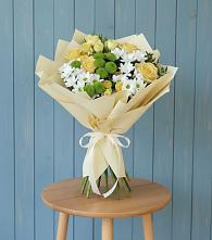 Букет цветов из:  Хризантемы и Розы в Новорождественской