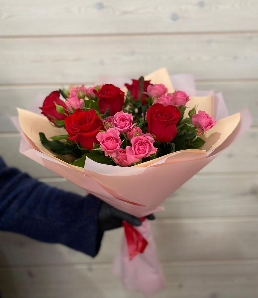 Букет цветов из: Розы в Новорождественской