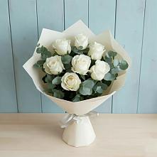 Букет Белые розы в Эвкалипте в Новорождественской