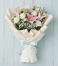 Букет цветов из:  Лилии в Новорождественской