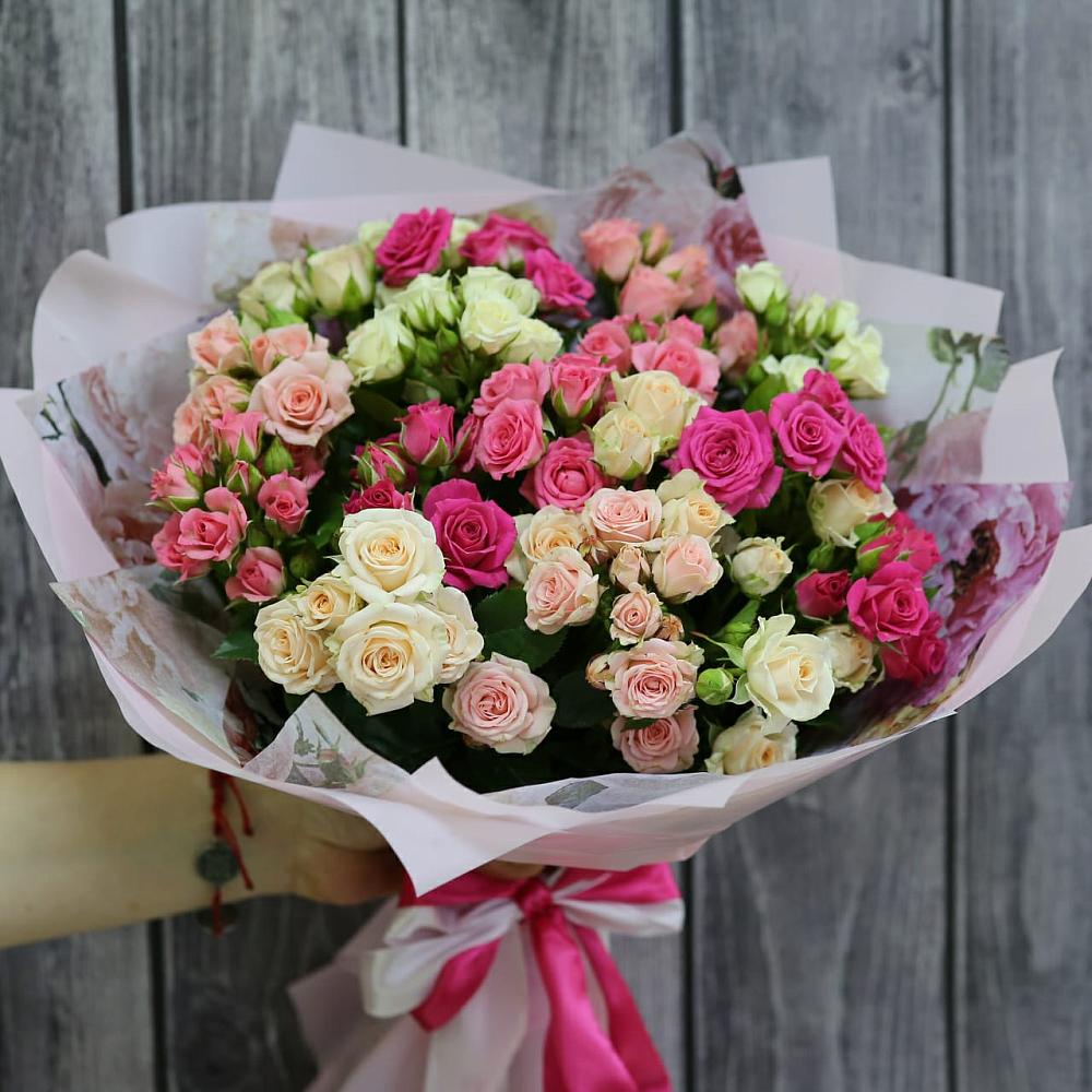 Букет цветов из: Розы в Новорождественской