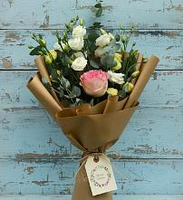 Букет цветов из:  Розы и Лизиантусы #REPLACE_PRED# Новорождественской