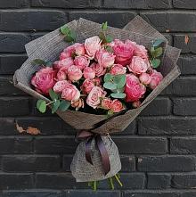 Букет цветов из:  Розы в Новорождественской