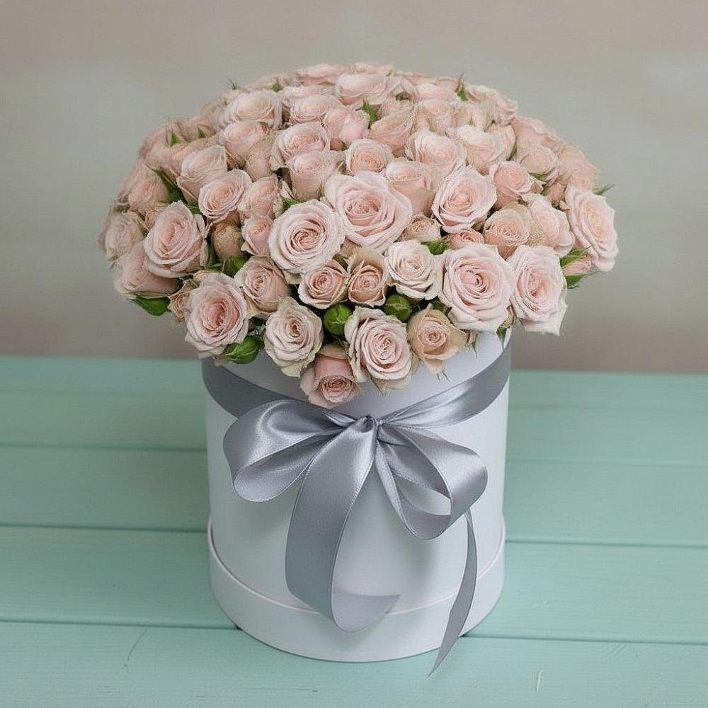 Цветочная композиция из Розы в шляпной коробке в Новорождественской