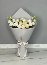 Букет цветов из:  Розы и Лизиантусы в Новорождественской